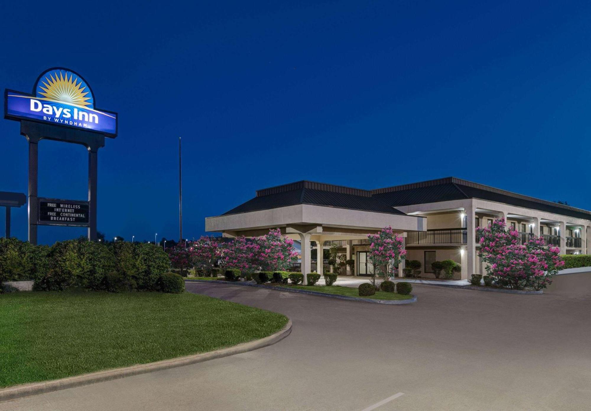 Days Inn By Wyndham Greenville Ms Exteriör bild