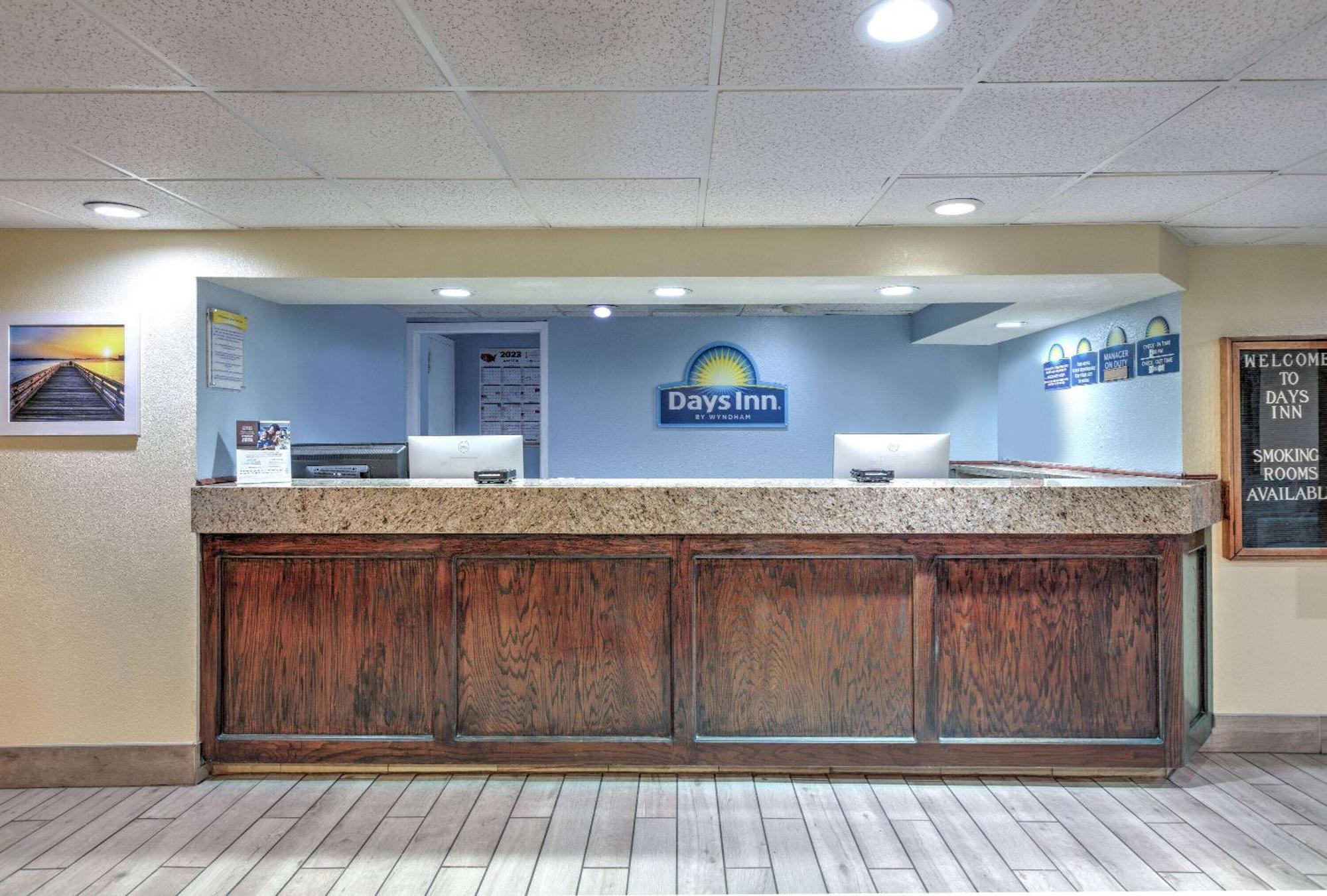Days Inn By Wyndham Greenville Ms Exteriör bild