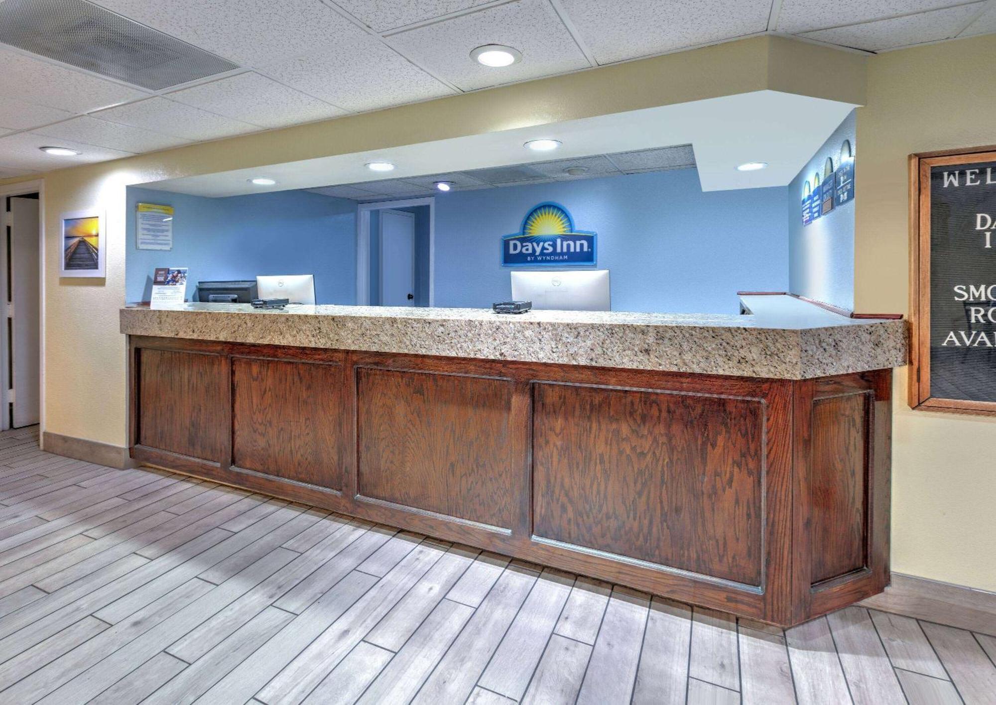 Days Inn By Wyndham Greenville Ms Exteriör bild